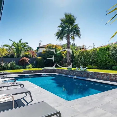 Gorgeous Garden And Heated Pool *