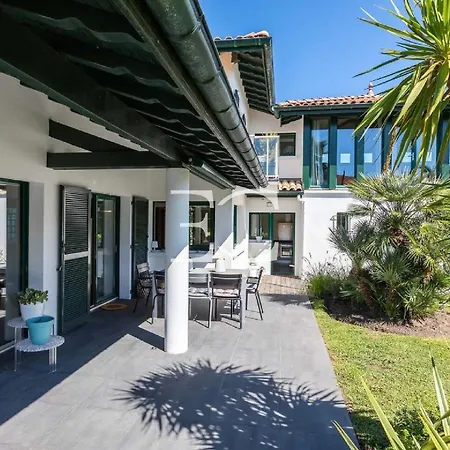 Gorgeous Garden And Heated Pool *