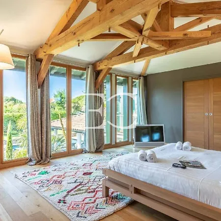 Gorgeous Garden And Heated Pool Апартаменты